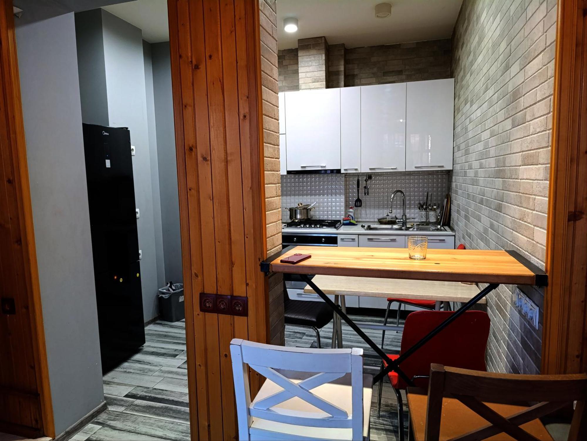 J Square Hostel 第比利斯 外观 照片