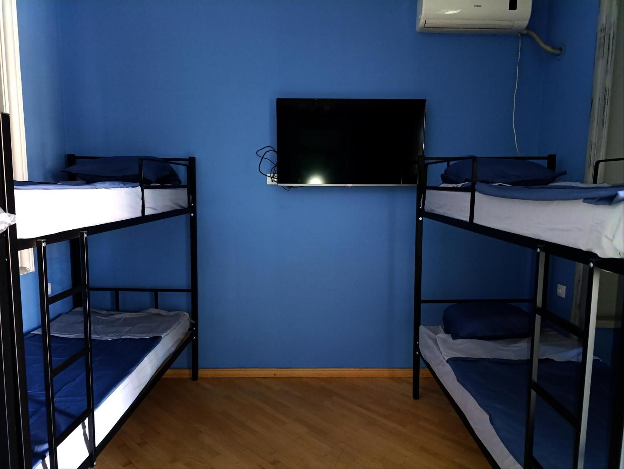 J Square Hostel 第比利斯 外观 照片