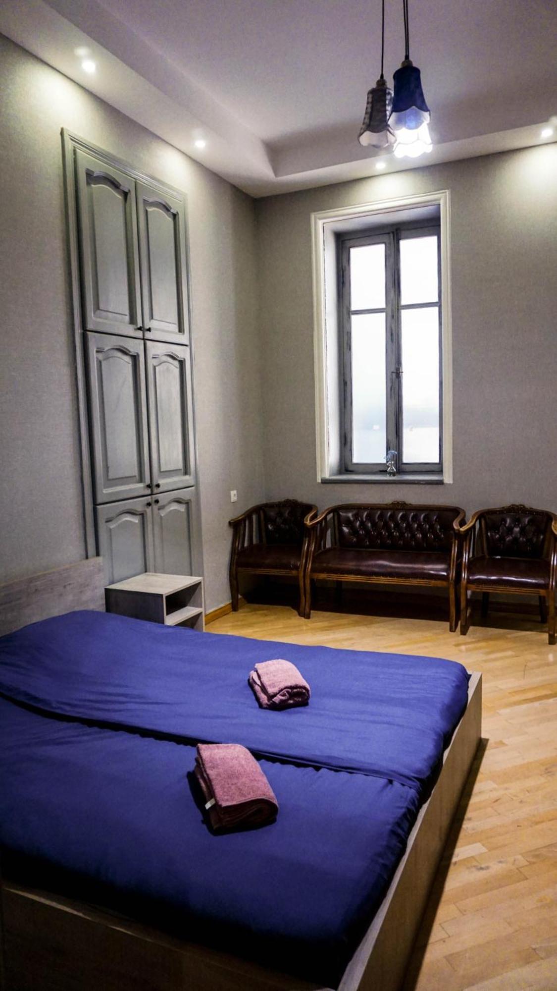 J Square Hostel 第比利斯 外观 照片