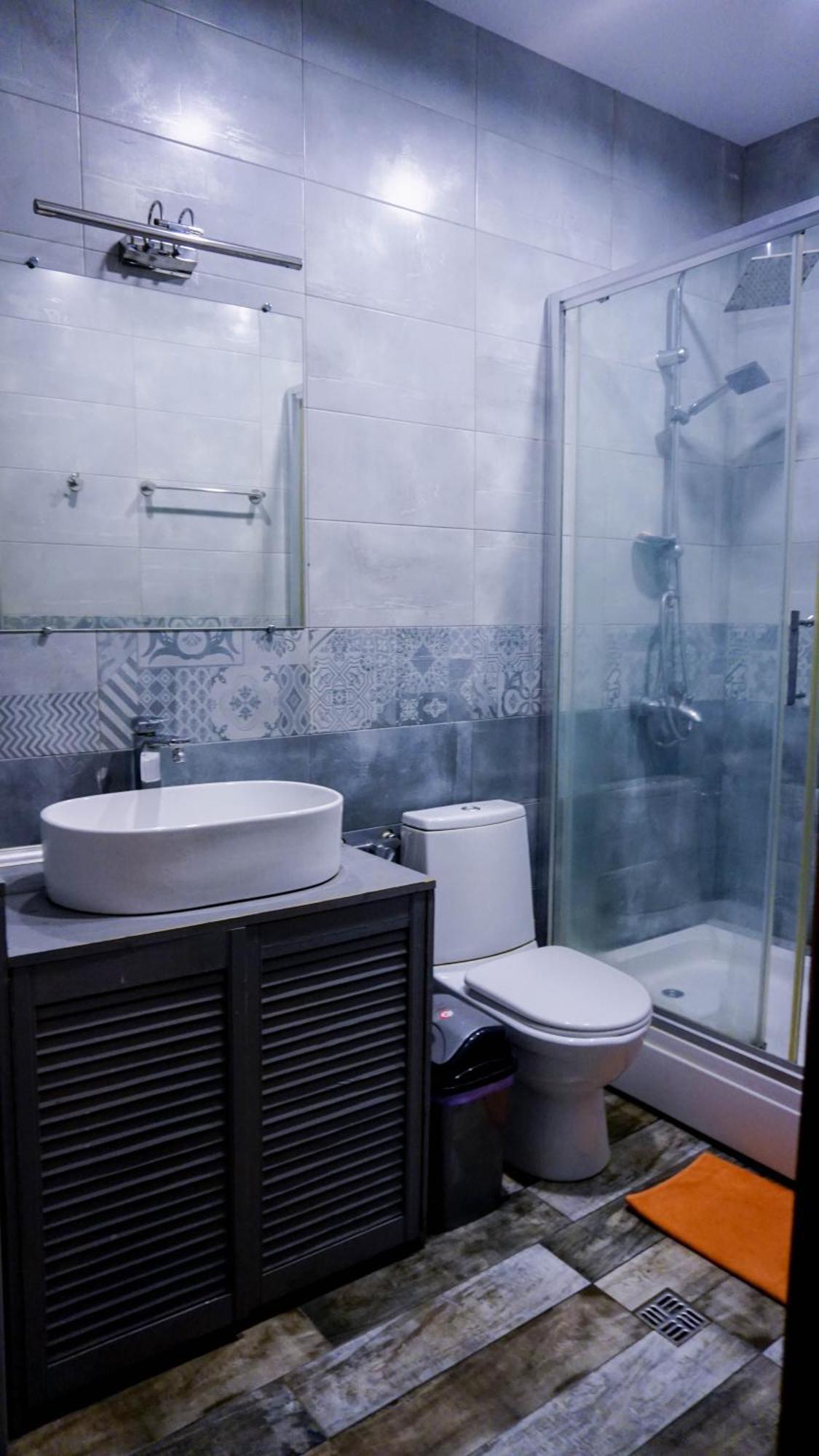 J Square Hostel 第比利斯 外观 照片
